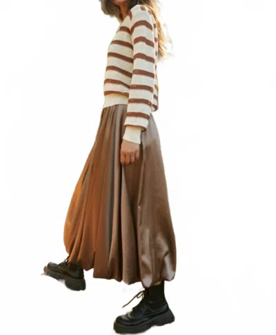 Mello Spandauer Satin Balloon Midi Skirt In Bronze In Gold