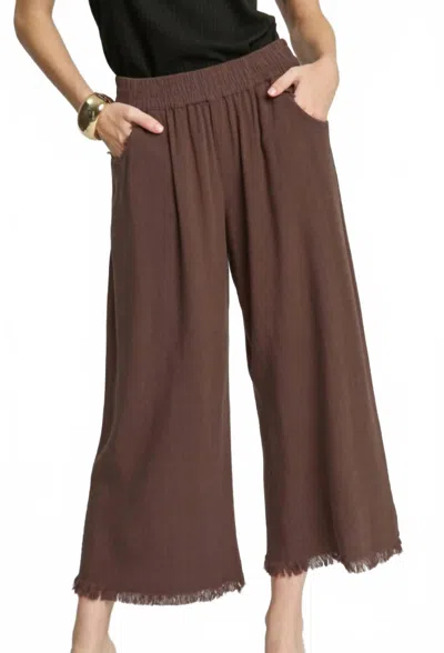 Umgee Linen Blend Frayed Hem Wide Leg Pants In Brown In Brown