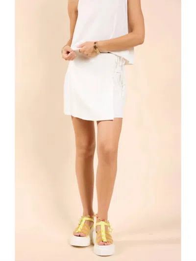 Sadie & Sage Sugarloaf Wrap Skirt In White In White