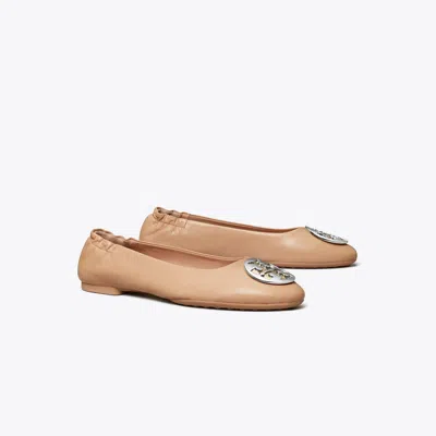 Tory Burch Damen Claire Ballerina In Beige In Sand