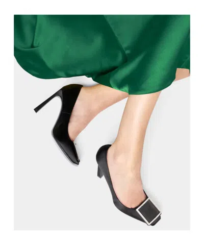 Roger Vivier Trompette Pumps In Satin In Black