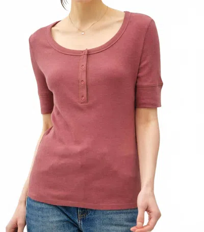 Be Cool Ender Top In Burgundy In Pink