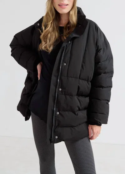 Hatch Mother Puffer Jacket In Black In Black