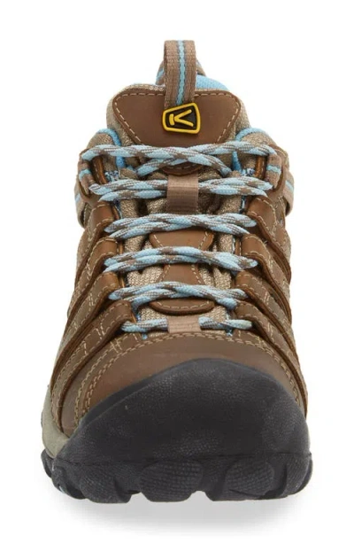 Keen Voyageur Hiking Shoe In Brown
