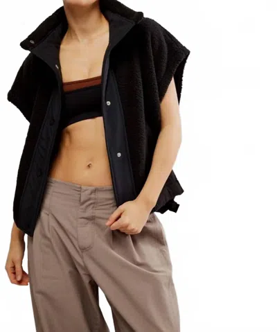 Fp Movement Scout It Out Vest In Black In Black