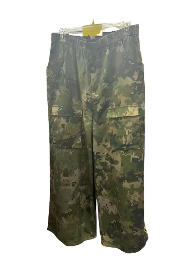 Haute Mess Women's Cammie Traveler Cargo Pants - Plus In Camouflage In Green