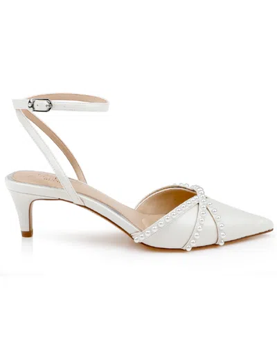 Jewel Badgley Mischka Women's Indra Pumps In White