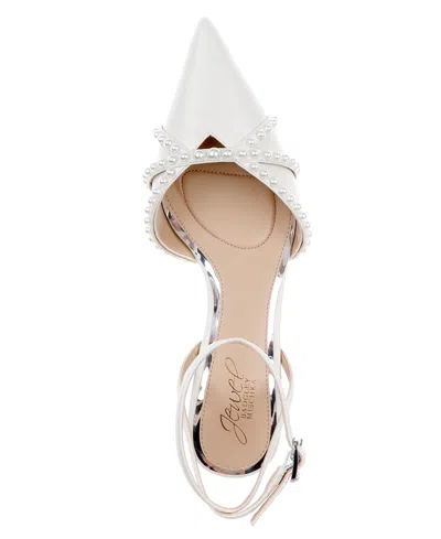 Jewel Badgley Mischka Women's Indra Pumps In White