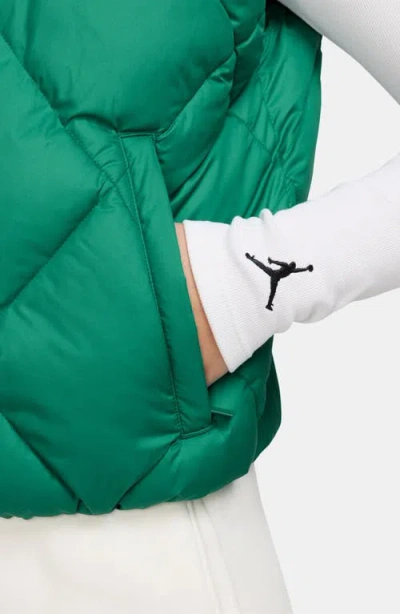 Jordan Brooklyn Therma-fit Quilted Puffer Vest In Multi