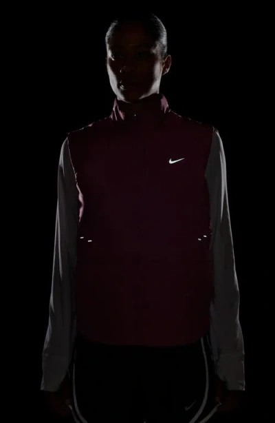 Nike Swift Therma-fit Running Vest In Burgundy