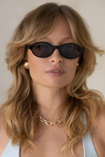 Freyrs Eyewear Zoe Oval Sunglasses In Black