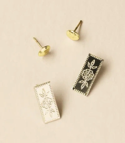 Matr Boomie Haveli Etched Earring Set In Gold