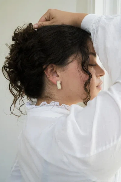 Matr Boomie Haveli Etched Earring Set In Gold