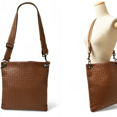 Pre-owned Bottega Veneta Intrecciato Brown Intrecciato Shoulder Bag ()