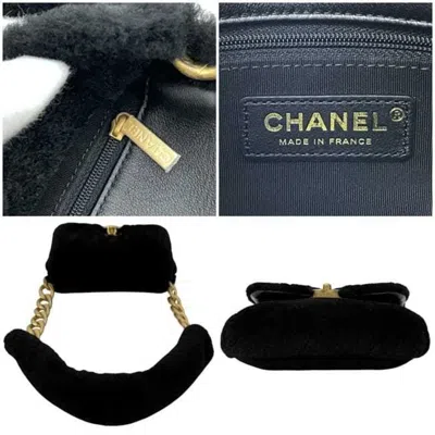 Pre-owned Chanel Black Fur Shoulder Bag ()