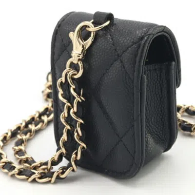 Pre-owned Chanel Black Grained Calfskin Phone Wallet ()