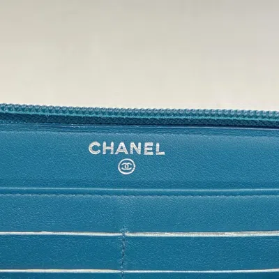 Pre-owned Chanel Blue Patent Leather Long Wallet (bi-fold) ()