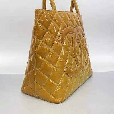 Pre-owned Chanel Brown Patent Leather Tote Bag ()