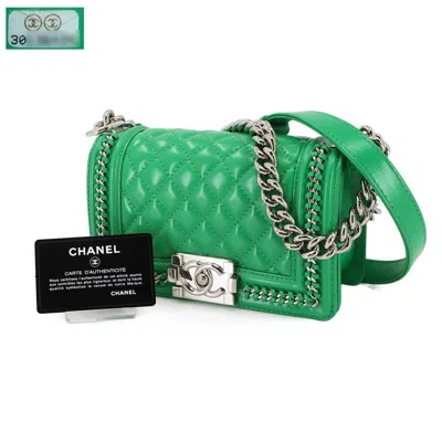 Pre-owned Chanel Green Leather Shoulder Bag ()