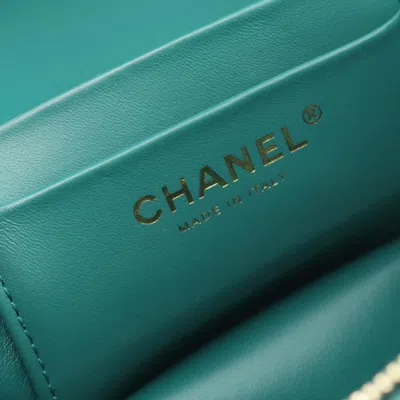 Pre-owned Chanel Green Leather Shoulder Bag Vanity Bag ()