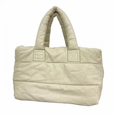 Pre-owned Chanel Ivory Leather Tote Bag () In White