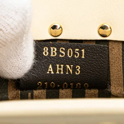 Pre-owned Fendi Beige Leather Handbag Shoulder Bag () In Sand