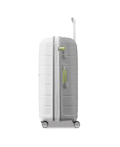 Samsonite Freeform 29.5" Check-in Expandable Hardside Spinner In White
