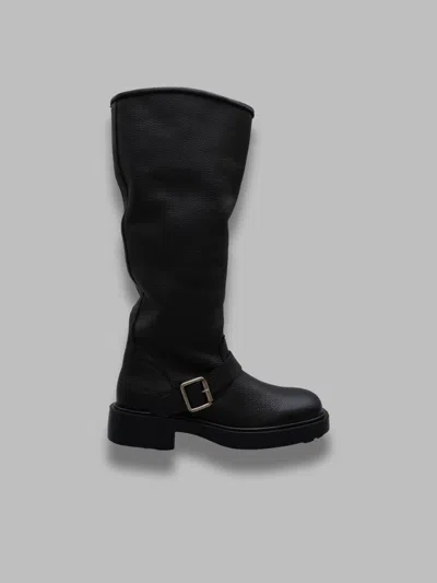 Copenhagen Black Boot With Buckle In Grained Leather In Black