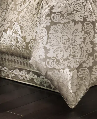 J Queen New York Bel Air 4-pc. Comforter Set, California King In Sand