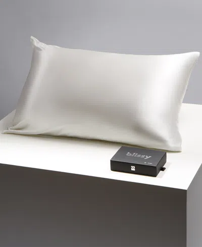 Blissy 22-momme Silk Pillowcase, Queen In White