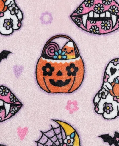 Betsey Johnson Halloween Ultra Soft Plush Fleece Throw, 70" X 50"