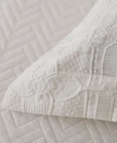 Ralph Lauren Sascha Textured Medallion Duvet Cover Set, King In White