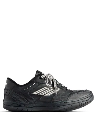 Balenciaga Hamptons Worn-out Low-top Leather Sneakers In Black