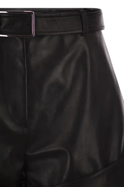Sportmax Straight Shorts Belt Loops Side Pockets In Black