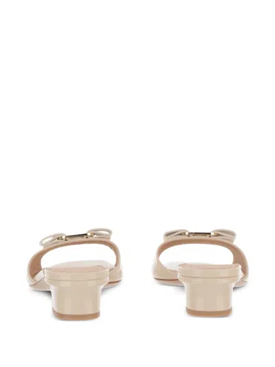 Ferragamo 30mm Vara Bow Sandals In Neutral