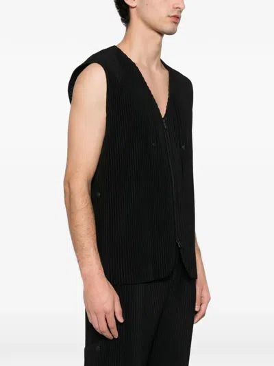 Issey Miyake Quarry Zipped Gilet In Black