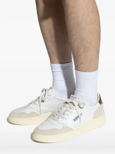 Autry Medalist Sneakers In White