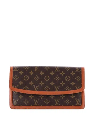 Pre-owned Louis Vuitton Dame Pochette Monogram Canvas Gm Clutch Bag In Brown