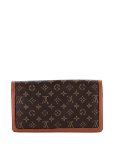 Pre-owned Louis Vuitton Dame Pochette Monogram Canvas Gm Clutch Bag In Brown