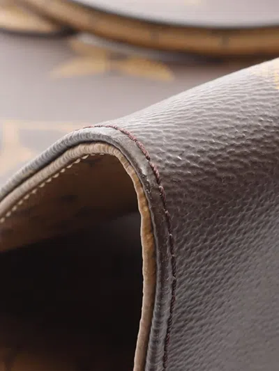 Pre-owned Louis Vuitton 2019 Monogram Reverse Giant Onthego Gm Satchel In Brown