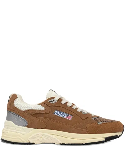 Autry Light Brown Lace-up Sneaker In Brown