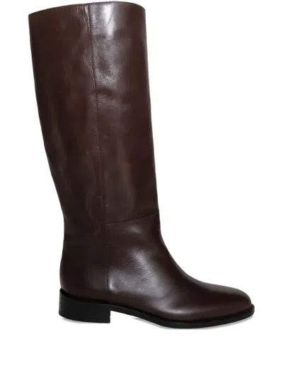 Chuckies Vitello Pointed Boots In Brown