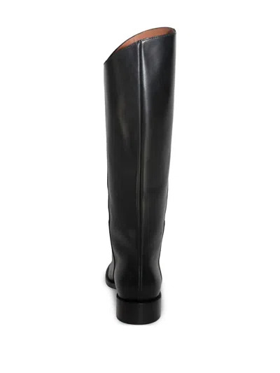 Chuckies Leather Boot In Black
