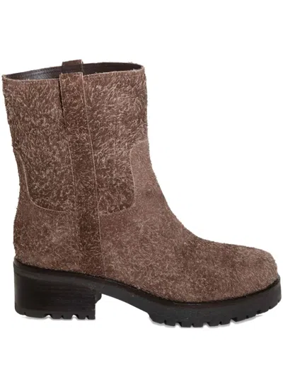 Chuckies Textured Boot In Brown