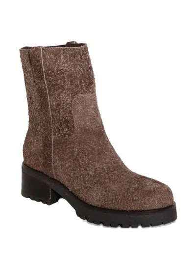 Chuckies Textured Boot In Brown