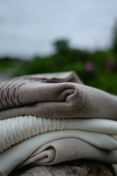 Evangeline Knit Scallop Throws In Gray