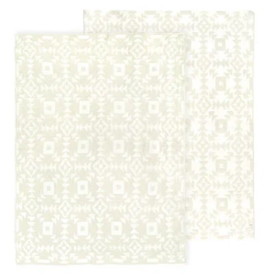 Kashwére Throws In Neutral