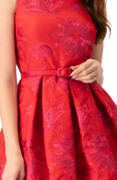 Ivonne Sleeveless Midi Dress With Round Neck In Red