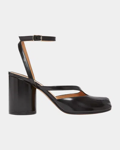 Maison Margiela Tabi Sandals In Brushed Leather In Black