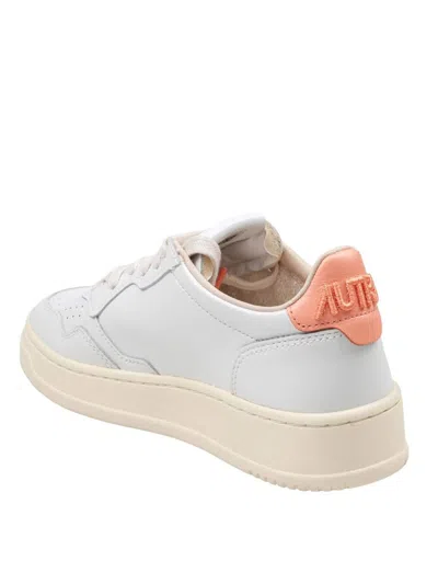 Autry Medalist Low-top Leather Sneakers In White And Peach In White